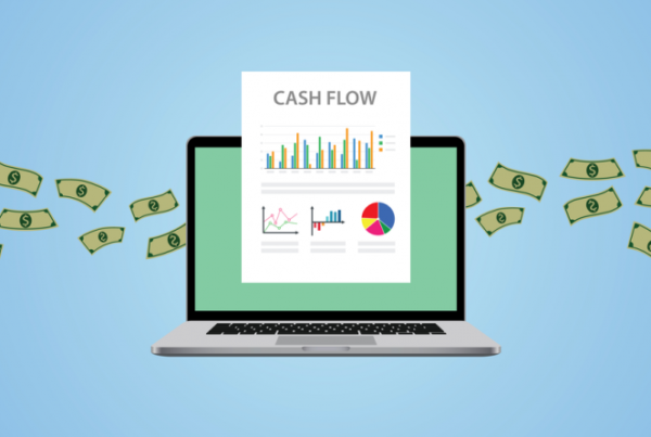 Illustration of a laptop displaying a cash flow report